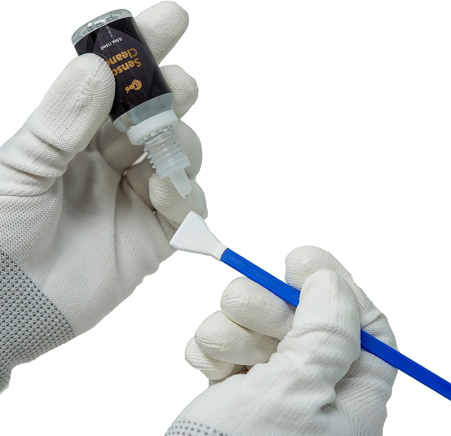 UES APS-C Camera Sensor Cleaning Kit (14 x 16mm Swabs + 15ml Solution) - Image 4